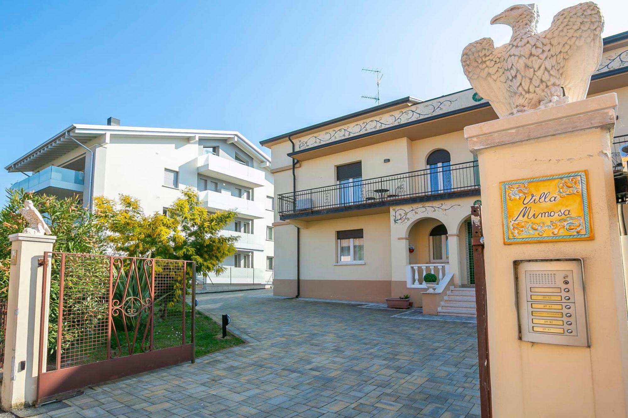 Villa Mimosa - Appartamento 2 - Happy Rentals 代森扎诺-德尔加达 外观 照片