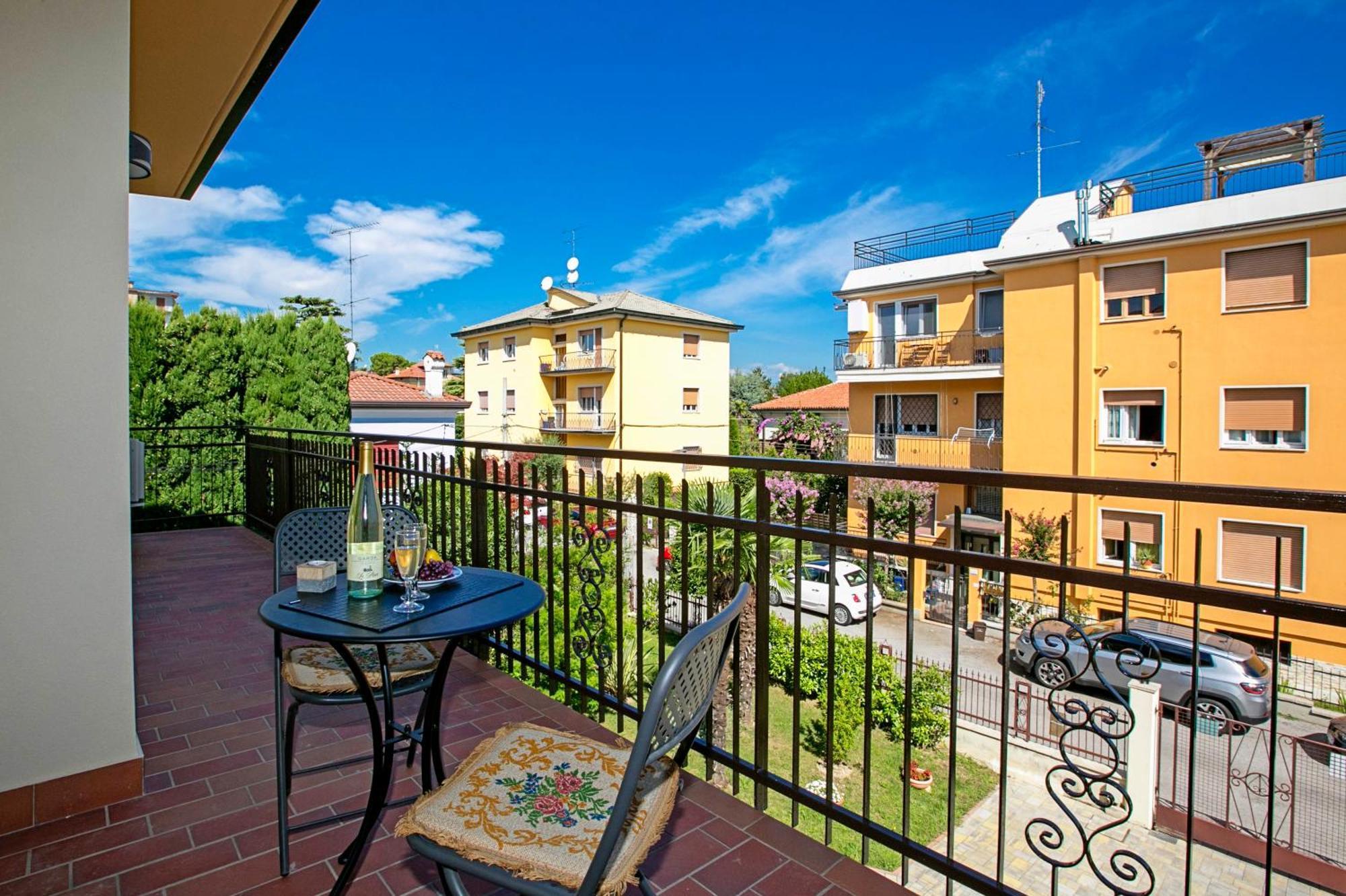Villa Mimosa - Appartamento 2 - Happy Rentals 代森扎诺-德尔加达 外观 照片